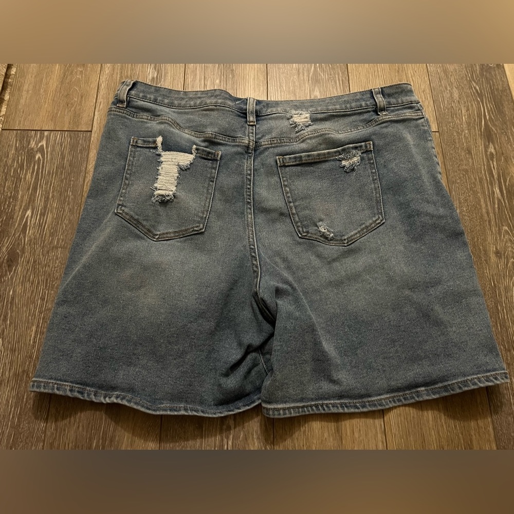 Lane Bryant denim jean shorts shredded size 18